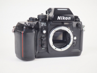 Vente aux enchères NIKON F4 n°2490075. Appareil photographique.