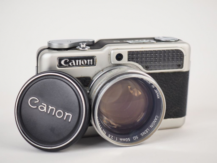 CANON DEMI. Appareil photographique avec objectif CANON SD F=50 mm/1:2