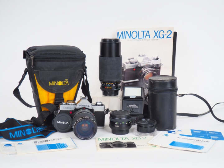 MINOLTA XG 2 n°1149491. Appareil photographique avec objectif MINOLTA 