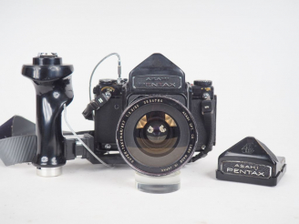 Vente aux enchères ASAHI PENTAX 6X7. Appareil photographique n°42249 aec objectif SUPER T