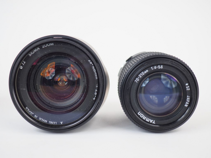 Lot de quatre objectifs :  - TAKUMAR ZOOM F=85-210/1:4,5 n° 7374153 - 