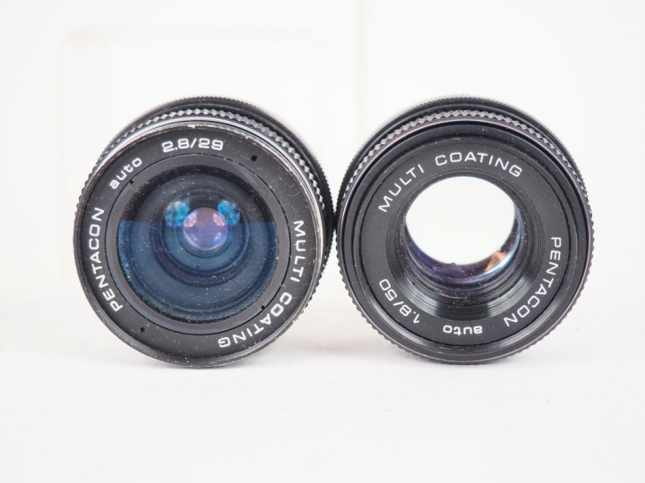 Lot de onze différents objectifs dont CANON, SIGMA, PENTAX, ISCO, PENT