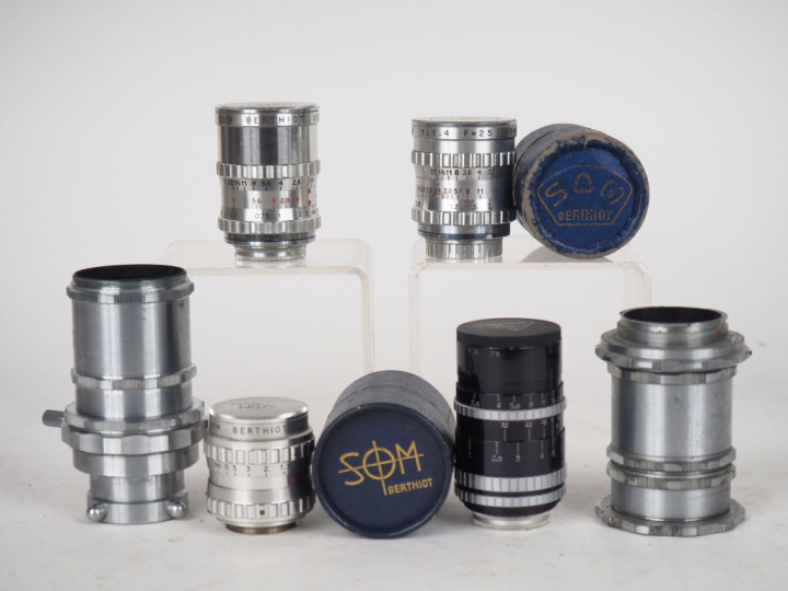 Lot de quatre objectifs pour caméra :  - ANGENIEUX type P3 F=75 mm/1:2