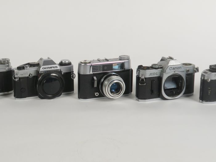 Lot de cinq appareils photographiques : - VOIGTLÄNDER VITORET DR n°576