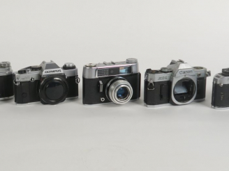 Vente aux enchères Lot de cinq appareils photographiques : - VOIGTLÄNDER VITORET DR n°576