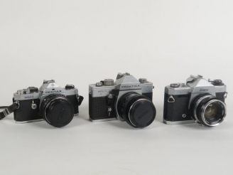 Vente aux enchères Lot de trois appareils photographiques : - KOWA SET R2 n°970955 1:1.9/