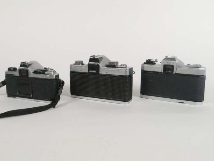 Lot de trois appareils photographiques : - KOWA SET R2 n°970955 1:1.9/