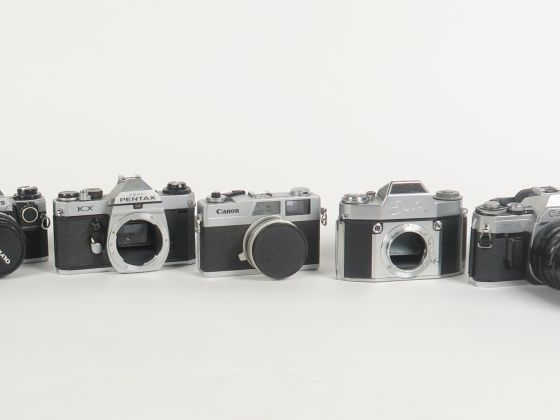 Lot de sept appareils photographiques : - KODAK RETINA REFLEX III n°53