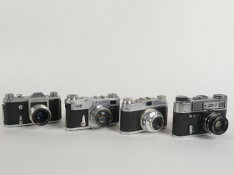 Vente aux enchères Lot de quatre appareils photographiques : - CONTAX D n°34759 avec obje