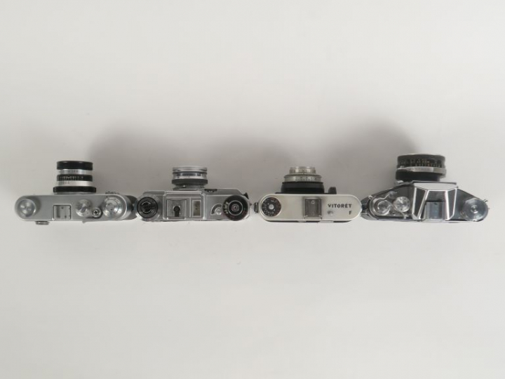 Lot de quatre appareils photographiques : - FED 3 n°8541216 avec objec