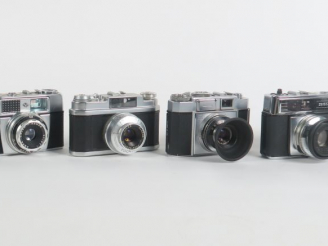 Vente aux enchères Lot de six appareils photographiques : - OLYMPUS PEN EES-2 n°3327878 -