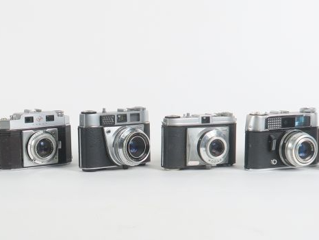 Lot de huit appareils photographiques : - KODAK RETINETTE F n°410450 -