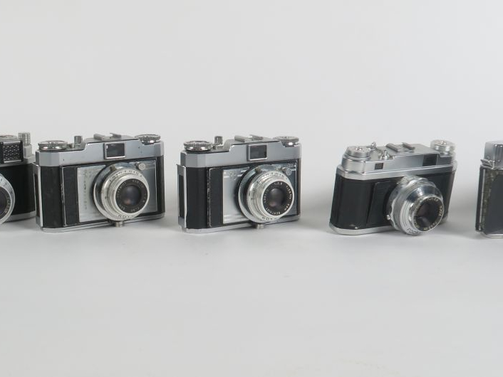 Lot de cinq appareils photographiques : - KODAK RETINA AUTOMATIC III n