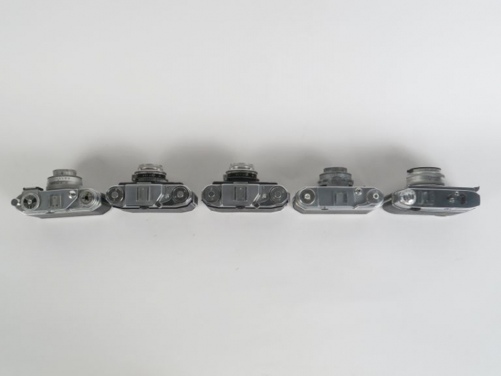 Lot de cinq appareils photographiques : - KODAK RETINA AUTOMATIC III n