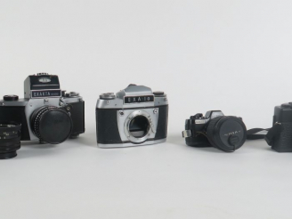 Vente aux enchères Lot de quatre appareils photographiques : - EXAKTA VX 500 n°1528300 av