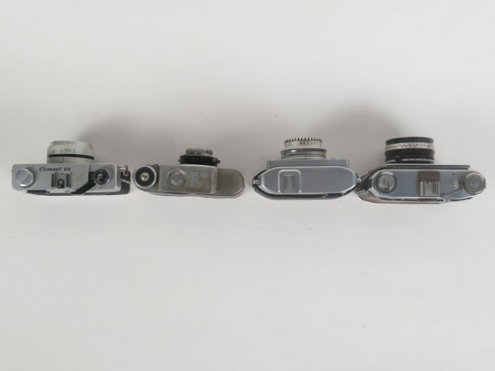 Lot de huit appareils photographiques : - CANON CANONET 28 - VEGA - SA