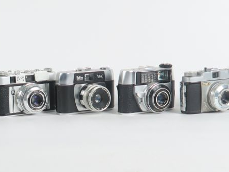 Lot de huit appareils photographiques : - FERRANIA ELECTA 1 - OGA RECT