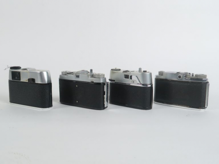 Lot de huit appareils photographiques : - FERRANIA ELECTA 1 - OGA RECT