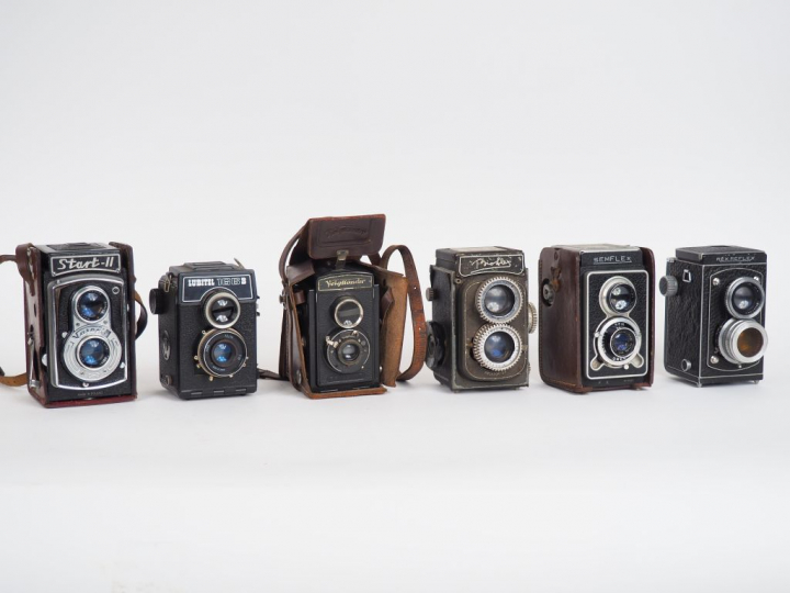 Lot de six appareils photographiques : LUBITEL 166B BIOFLEX SEMFLEX RE