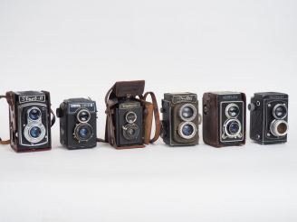 Vente aux enchères Lot de six appareils photographiques : LUBITEL 166B BIOFLEX SEMFLEX RE