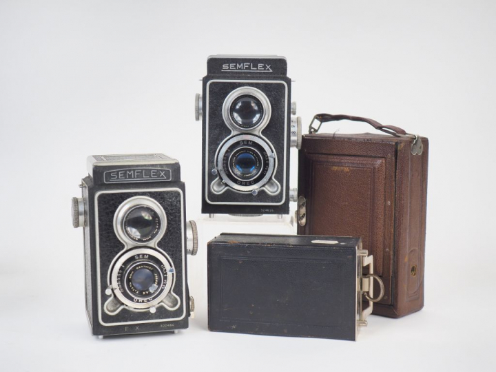 Lot de trois appareils photographiques :  - 2 SEMPLEX - 1 folding avec