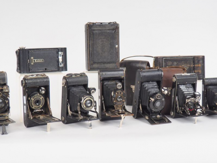 Lot de dix appareils photographiques Folding. (état d'usage)
