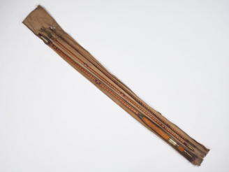 Vente aux enchères PEZON ET MICHEL. Canne à mouche anglaise avec deux scions, dans son fo