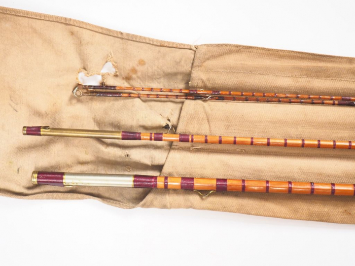 PEZON ET MICHEL. Canne à mouche anglaise avec deux scions, dans son fo