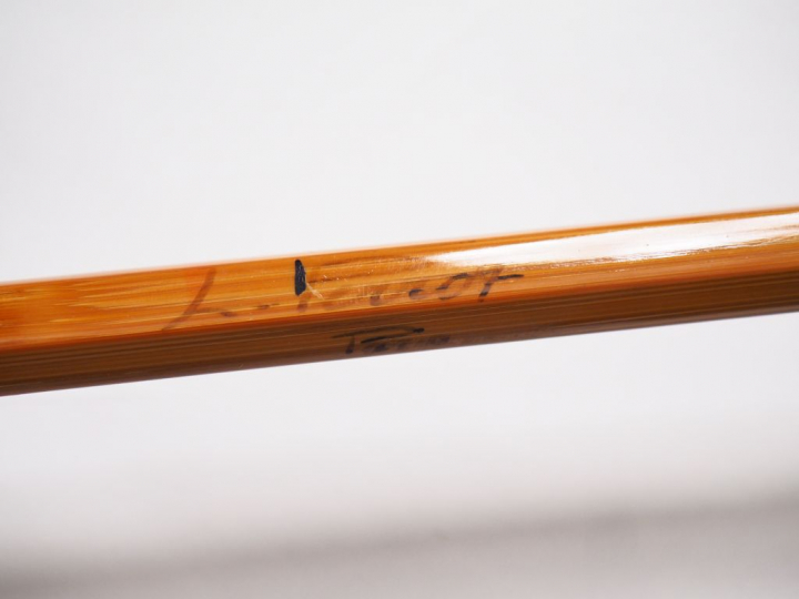 LOUIS PERROT. Canne à lancer en bambou refendu (3,16 m)