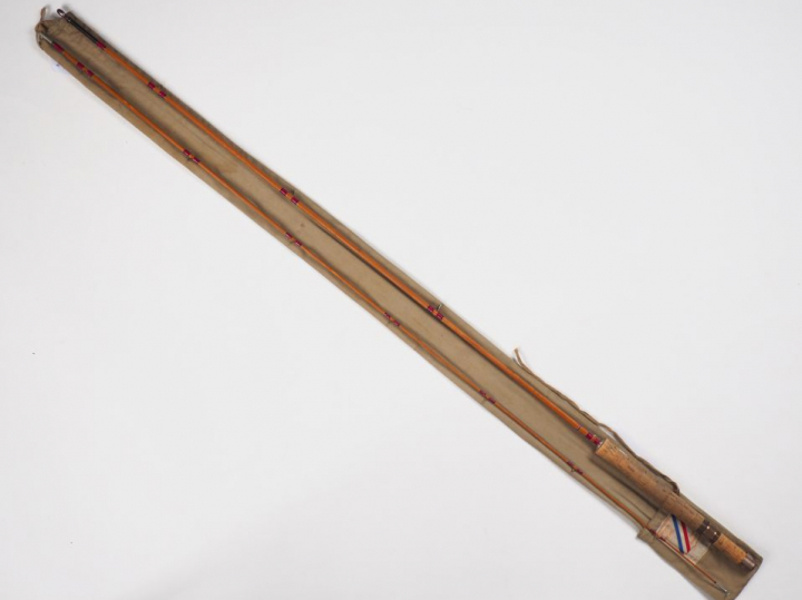 PEZON ET MICHEL. Parabolic Spéciale Normale. Canne à mouche (2,44 m).