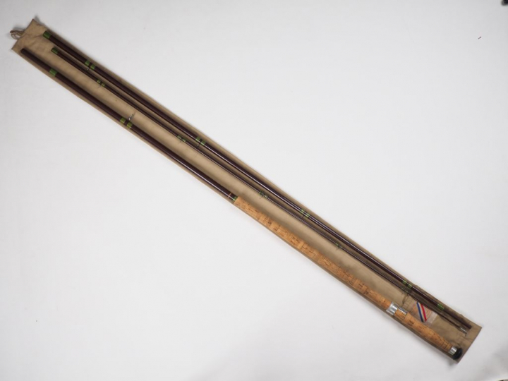 PEZON ET MICHEL. Canne en conolon pour saumon faite spécialement pour 