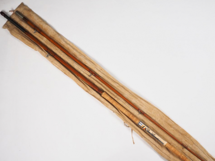 PEZON ET MICHEL. Canne à lancer (150-200 grs) double construction télé