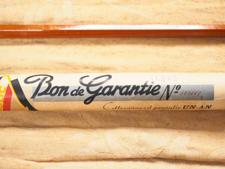 PEZON ET MICHEL. Canne à lancer (150-200 grs) double construction télé