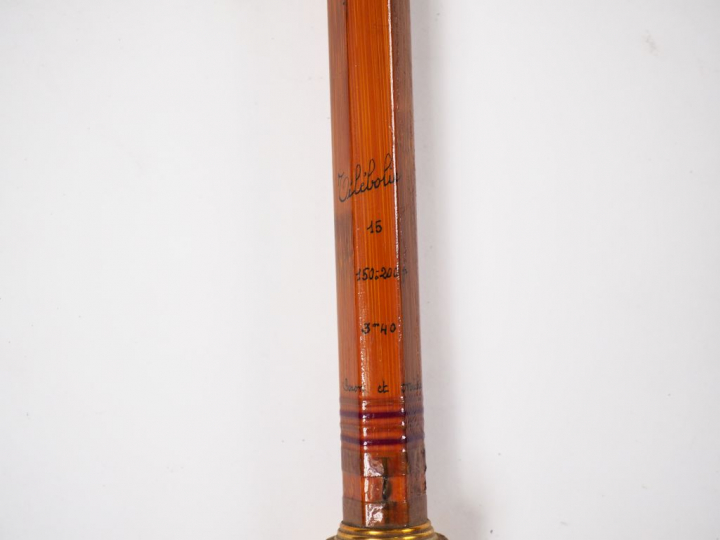 PEZON ET MICHEL. Canne à lancer (150-200 grs) double construction télé