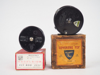 Vente aux enchères EXCELSIOR ET CENTAURE FLY. 2 moulinets de pêche à la mouche dans leur 
