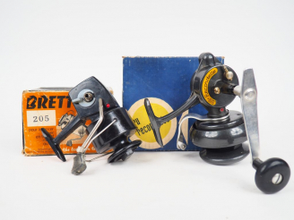 Vente aux enchères 2 moulinets de pêche : - RU RECORDETTE  - BRETTON 205 dans leur boite