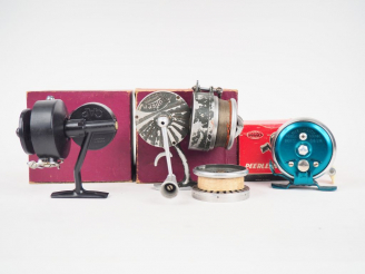 Vente aux enchères Lot de 3 moulinets de pêche :  - DOPERR  - CAP  - PEERLESS RITM