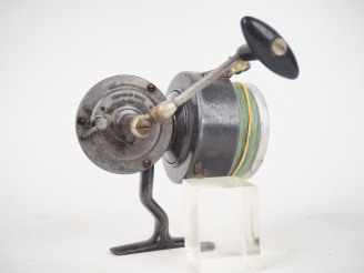 Vente aux enchères PEZON ET MICHEL. LUXOR MER. Moulinet de pêche au saumon