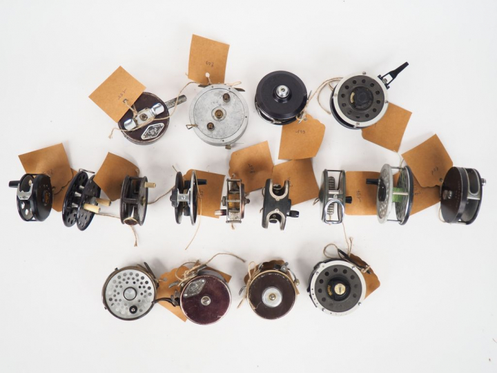 Lot de 17 moulinets de pêche dont CEKA, INTREPIDE DRAGON FLY, MITCHELL