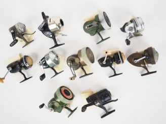 Vente aux enchères Lot de 11 moulinets capotés dont : PILOTE, LUXOR RELAX,