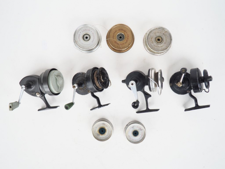 Lot de 4 moulinets de pêche dont LUXOR RELAX, PEZON ET MICHEL LUXOR, P