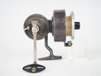 Vente aux enchères PEZON ET MICHEL. LUXOR MER. Moulinet de pêche au saumon