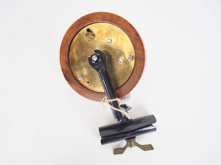 Moulinet de pêche en bois