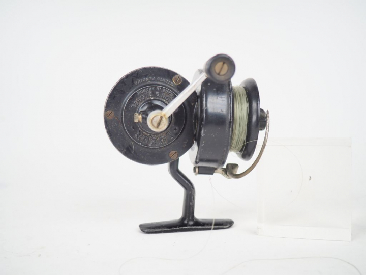 PEZON ET MICHEL. LUXOR. Moulinet de pêche