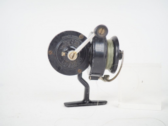 Vente aux enchères PEZON ET MICHEL. LUXOR. Moulinet de pêche