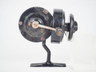 Vente aux enchères LUXOR. Moulinet de pêche