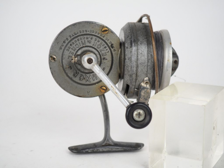 PEZON ET MICHEL. LUXOR CRACK. Moulinet de pêche