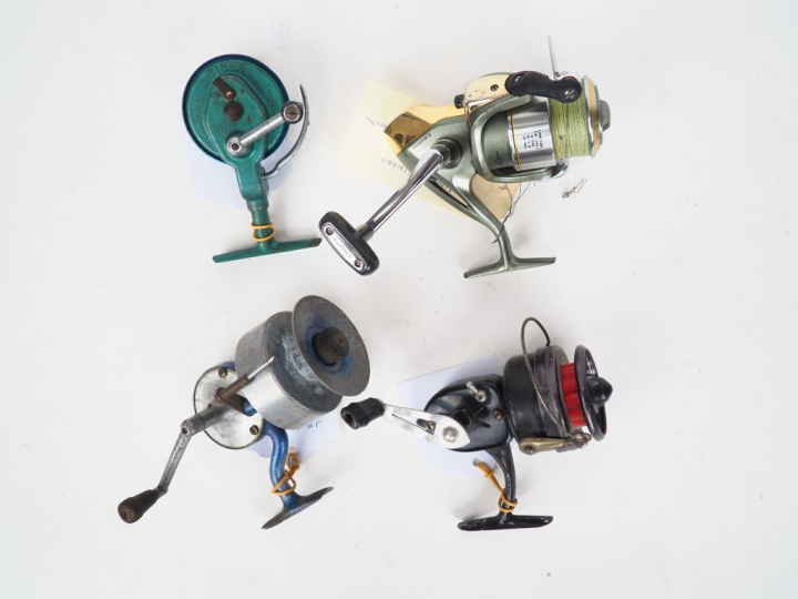 Lot de 4 moulinets de pêche dont TISKA, SHIMANO, BAM 200…