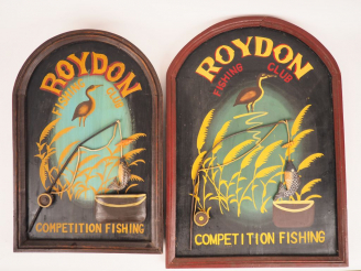 Vente aux enchères 3 panneaux en bois sculpté Roydon Fishing club