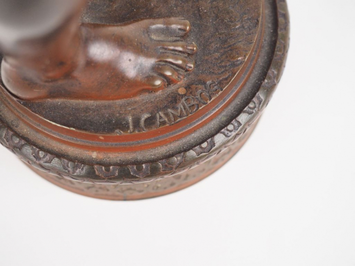 CAMBOS.  "David" Sculpture en bronze à patine médaille Signée H. 36 cm